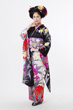 黒地に大輪薔薇